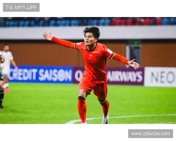 国足迎战乌兹别克全力争胜进球大战期待精彩瞬间